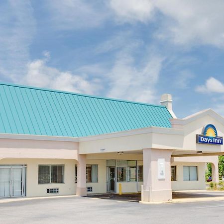 Days Inn By Wyndham Честер Екстер'єр фото